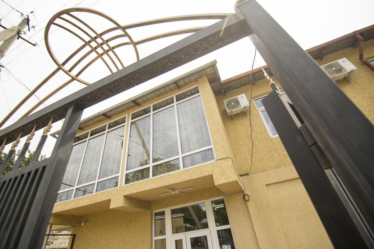 Hostel Esal Osh Εξωτερικό φωτογραφία