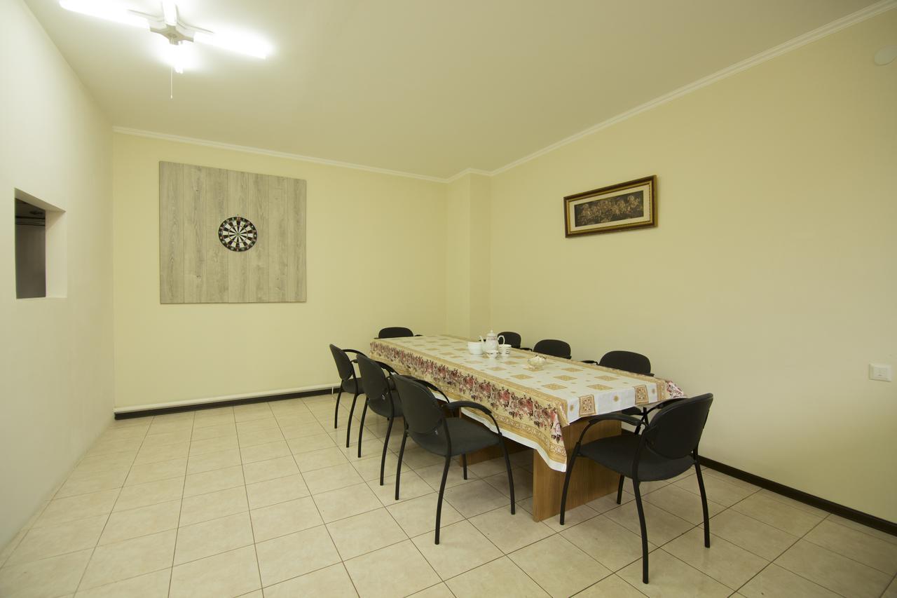 Hostel Esal Osh Εξωτερικό φωτογραφία